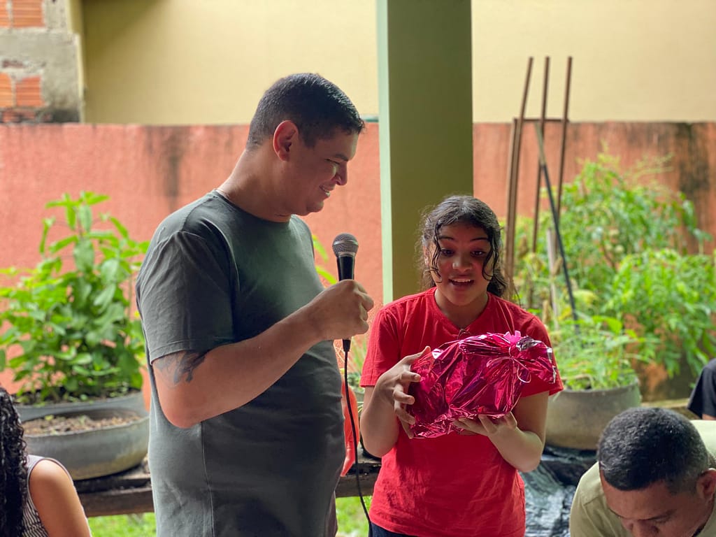 IMG-20251213-WA0379-1-1024x768 Cartinhas do Tio Pablo transforma sonhos em realidade em comunidades de Sena Madureira