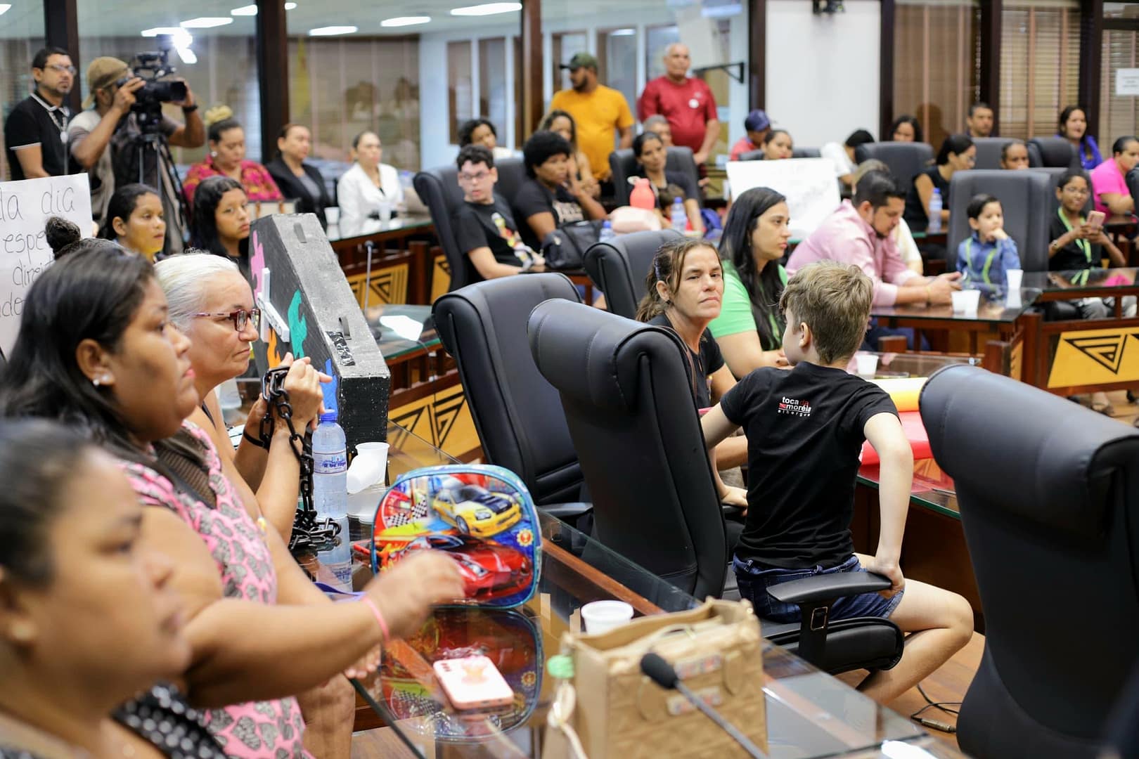 SESSAO-SOLENE-AUTISMO-7- Entre lágrimas e aplausos, Deputado Tio Pablo preside sessão solene que destaca desafios e avanços na causa Autista